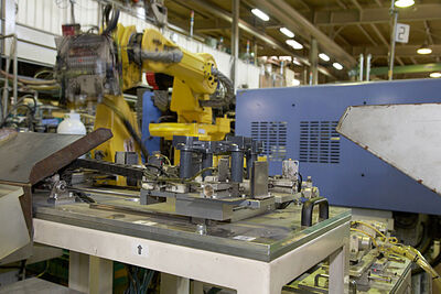 Horizontal insert molding robot system